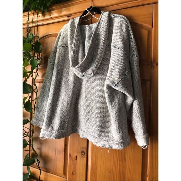 FREE PEOPLE Soft Textured Long Sleeve Hooded Pullover Top w/ Fraying SZ XS - Picture 8 of 16